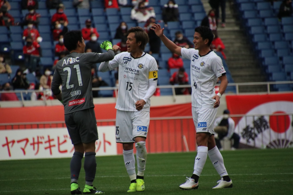 開幕から1カ月、GK佐々木がプロデビュー
